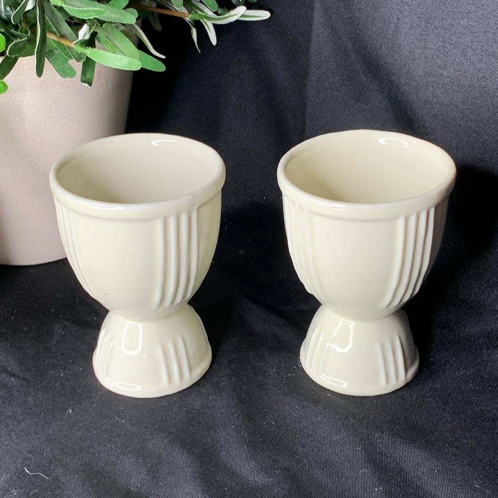 Vintage Art deco 1930’s Hankscraft cream colored double egg cups